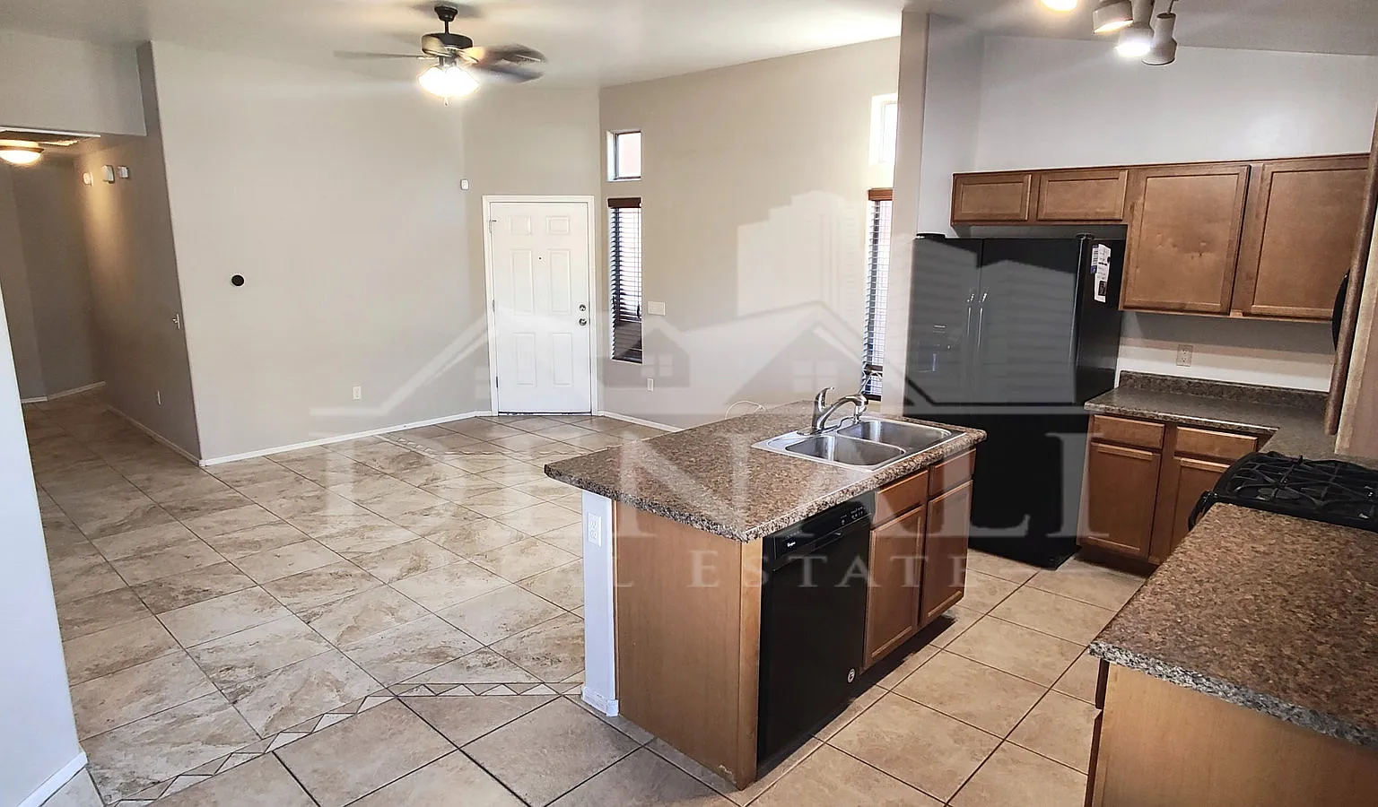 3 bed, 2.0 bath, 1180 sqft, $1,695 — Photo 3