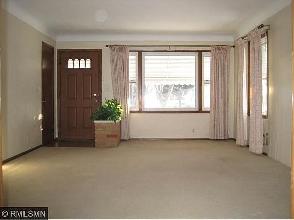 3rd image of 254 Frost St W