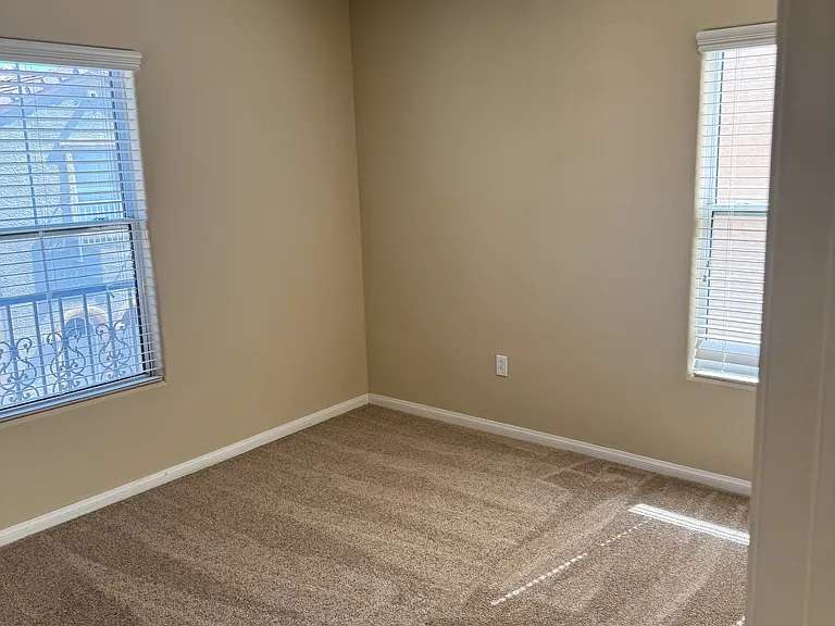 10633 Chestnut Timber Ct — Photo 13