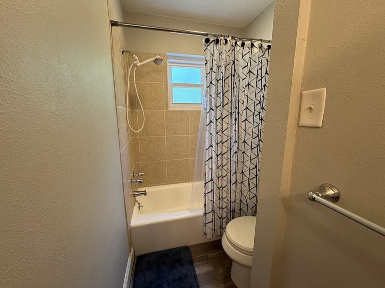 4229 Lancaster Dr — Photo 11