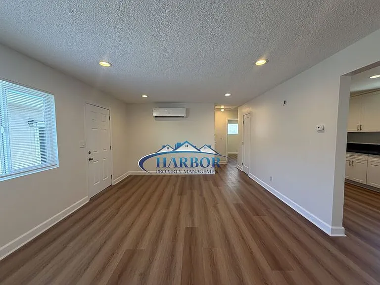 539 E 223rd St #543 — Photo 3
