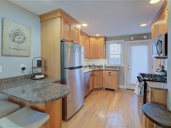 10 Kilburn Ct, Newport, RI 02840 | Zillow