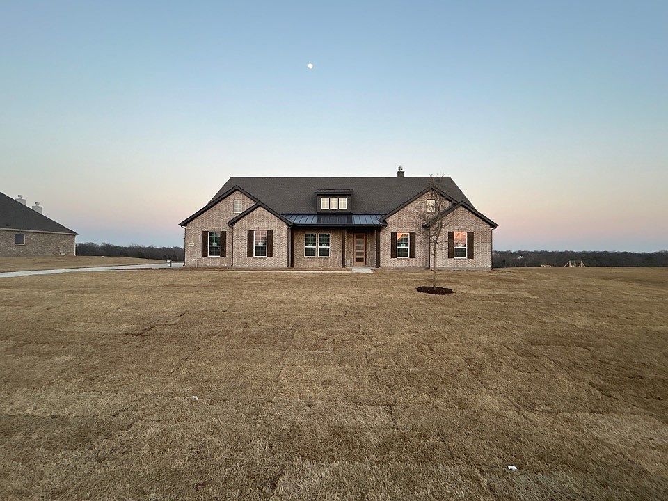 1st image of 809 Valley Ridge Rd