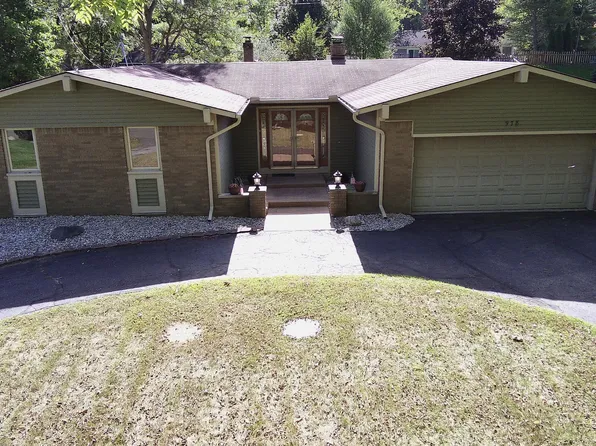 978 Blue Heron Dr, Highland, MI 48357