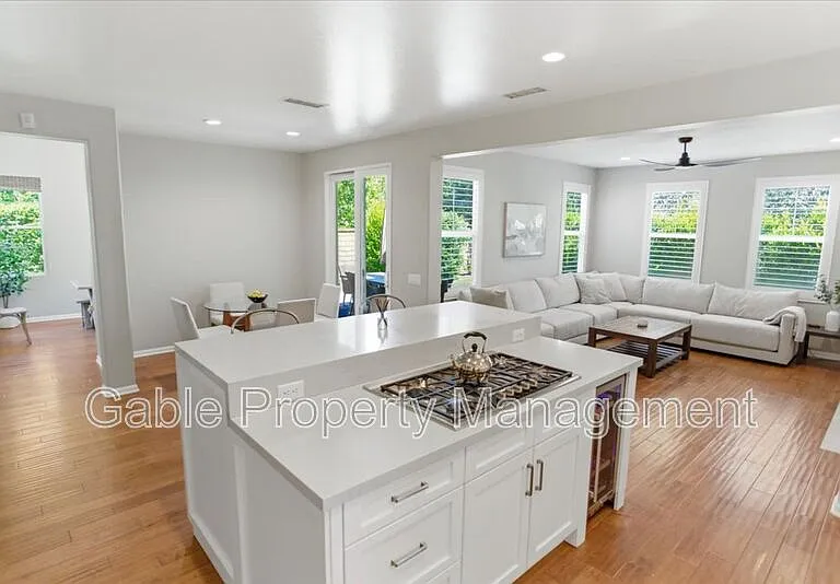 26882 Greenleaf Ct — Photo 8