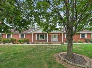 1412 Pinewood Ln, Breese, IL 62230