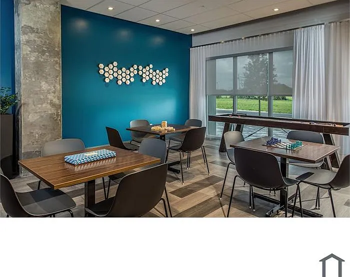 1 bed, 564 sqft, $1,981 — Photo 3