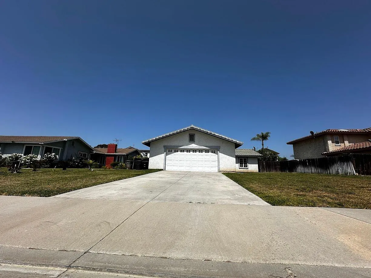 4 bed, 1120 sqft, $3,150 — Photo 1