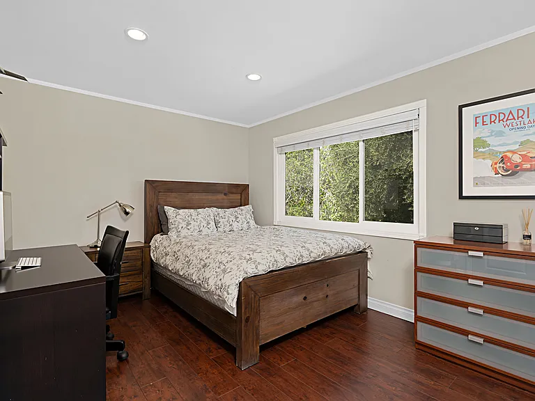 1574 Devonshire Ave — Photo 26
