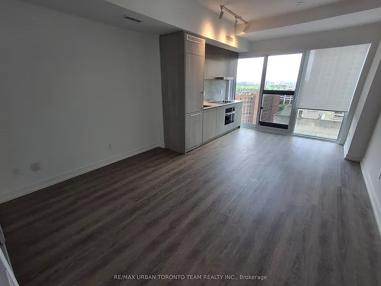 771 Yonge St #2111 — Photo 5