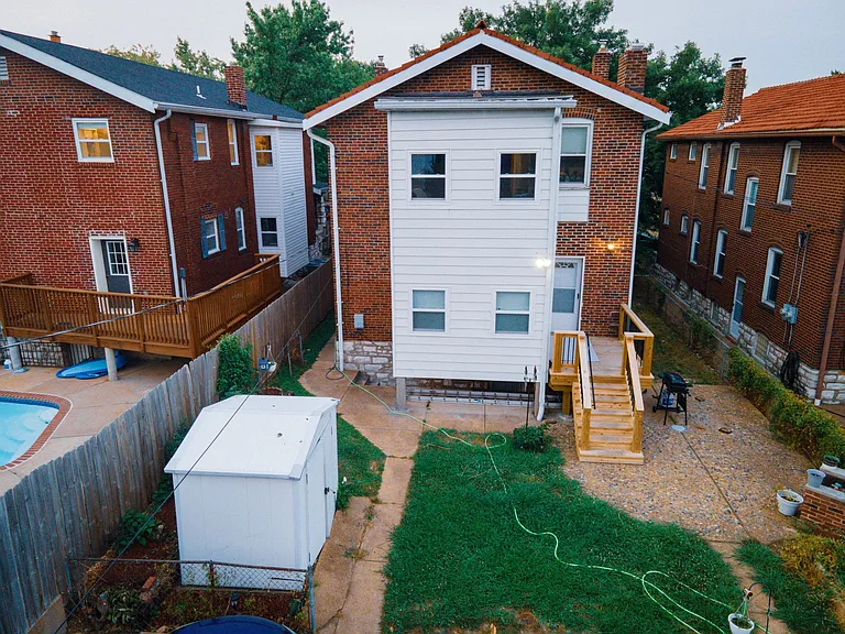 5030 Winona Ave #2F — Photo 22