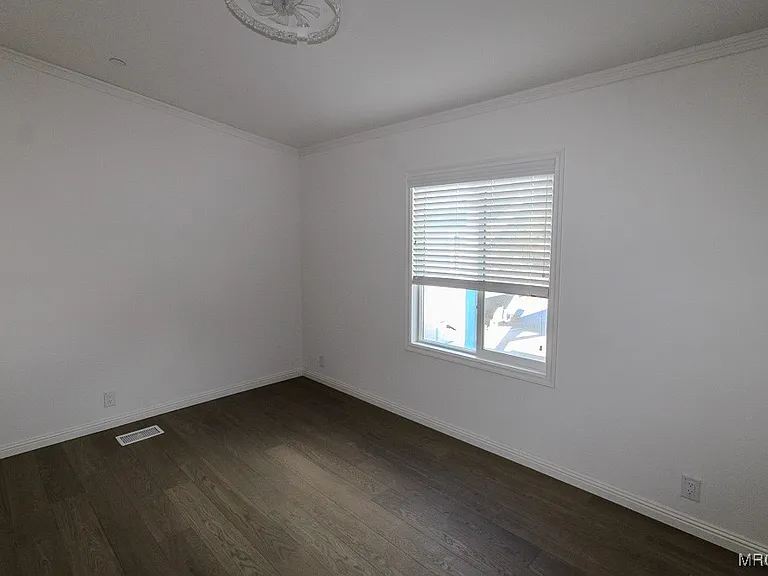 1336 La Crescenta Dr #2 — Photo 17