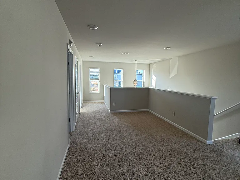 507 Post Oak Ln — Photo 13