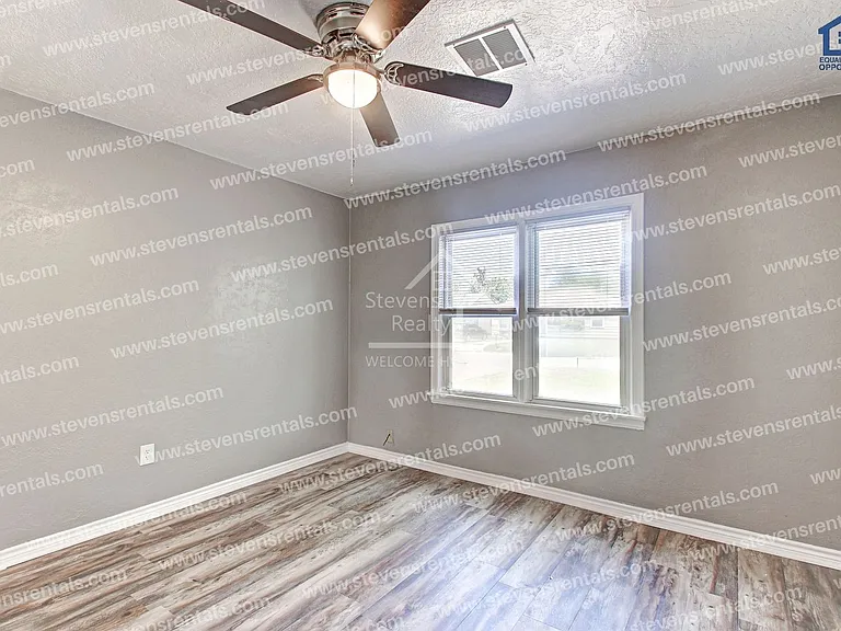 1210 NW Irwin Ave — Photo 21