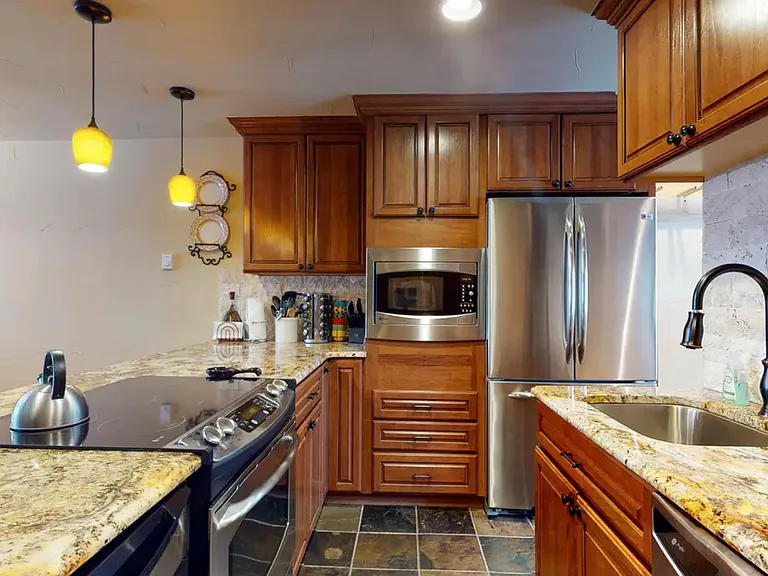 4192 Spruce Way #204 — Photo 2