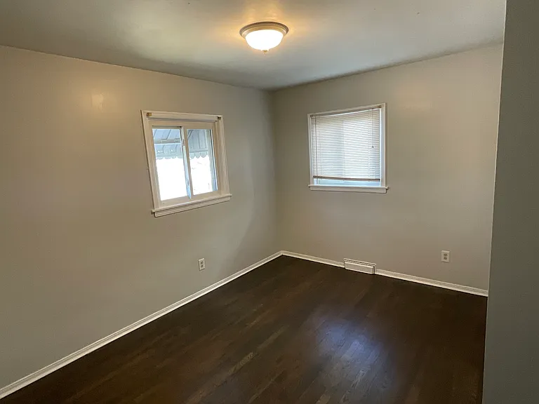 928 Vienna Ave — Photo 13