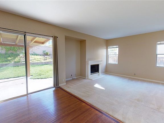 5th image of 956 Othello Ln