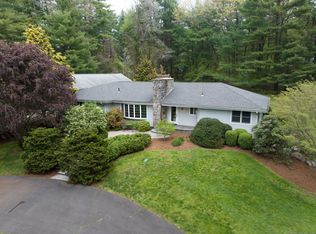598 Oakwood Dr, Glastonbury, CT 06033