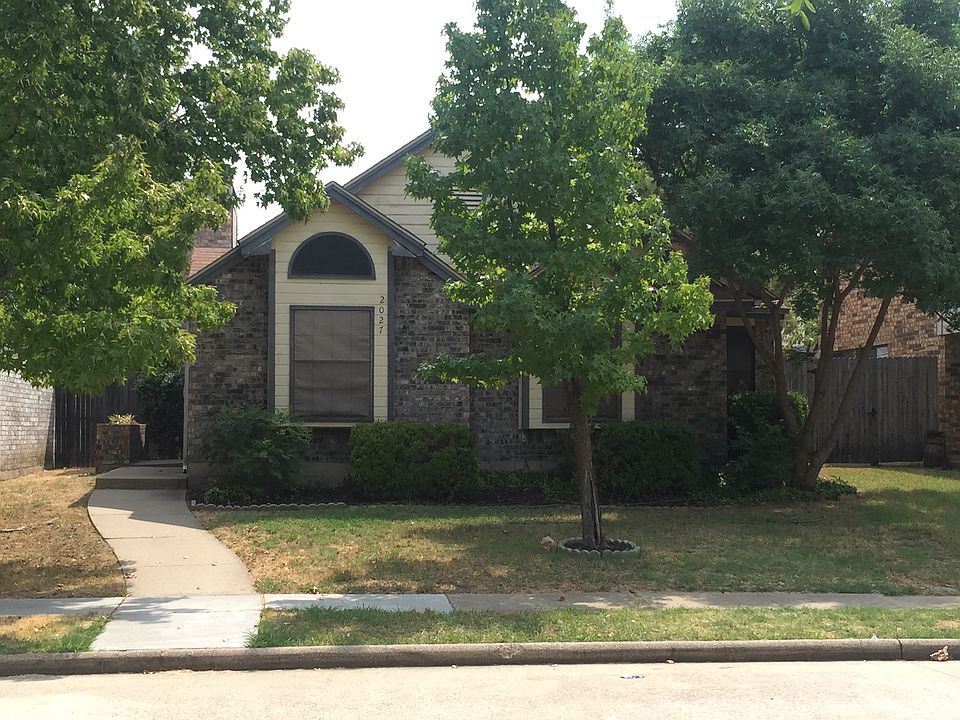 1st image of 2027 Feather Ln