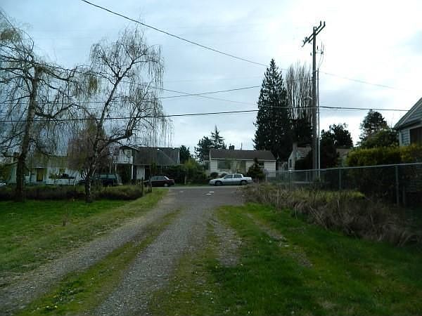 2nd image of 3224 S 135th St
