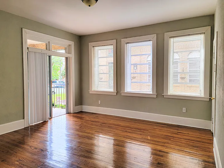 2833 Herschel St #14 — Photo 4