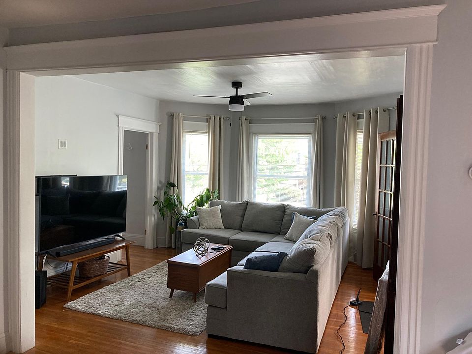 2nd image of 1926 Sunset Ave