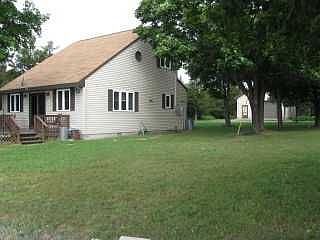 COMPLETELY FURNISHED WATERFRONT HOME