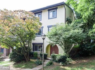 9513 Barcellona Ct, Fairfax, VA 22031