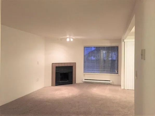 550 100th Ave SE APT 22, Bellevue, WA 98004