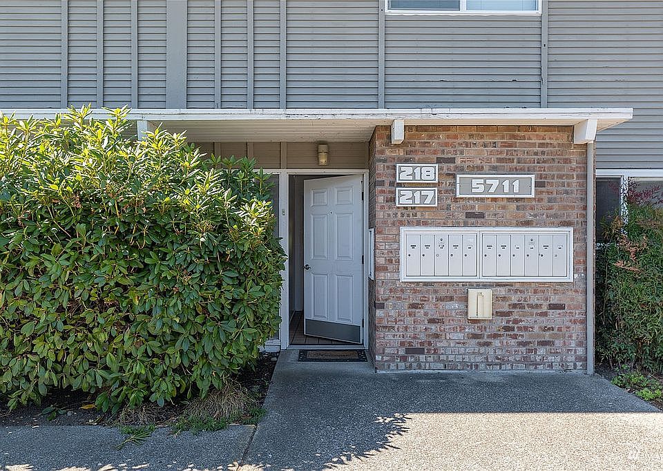 1st image of 5711 122nd Pl SE