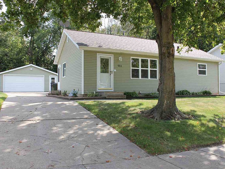 1st image of 911 Lilac Ln