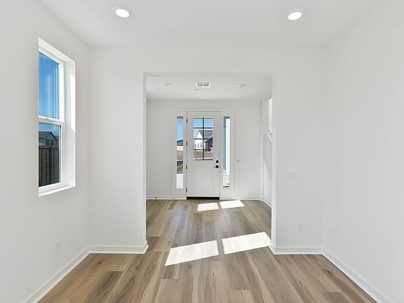 30006 Chestnut Lane Foyer
