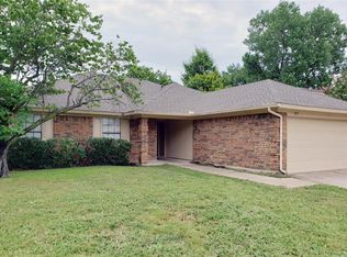 419 Revolution Ln, Arlington, TX 76002