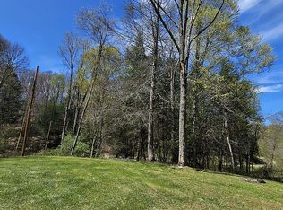 100 Pierce Hollar, Lester, WV 25865