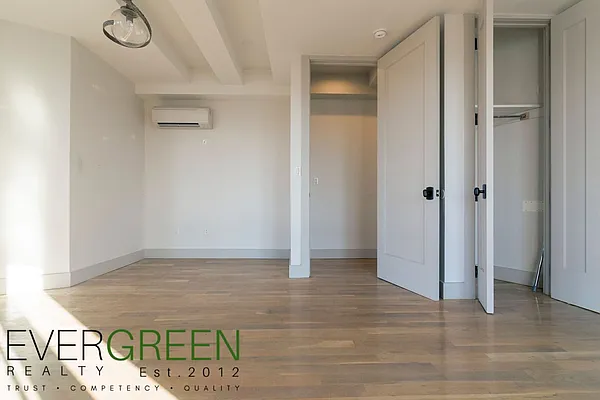 Rented by Evergreen Apartments BK | media 17