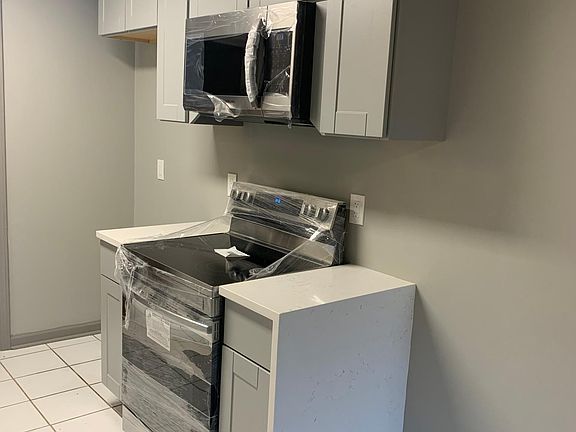 5th image of 2771 New South Dr