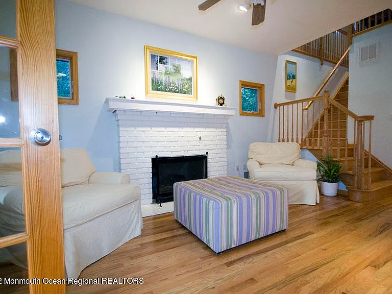 164 Osborne Ave — Photo 6