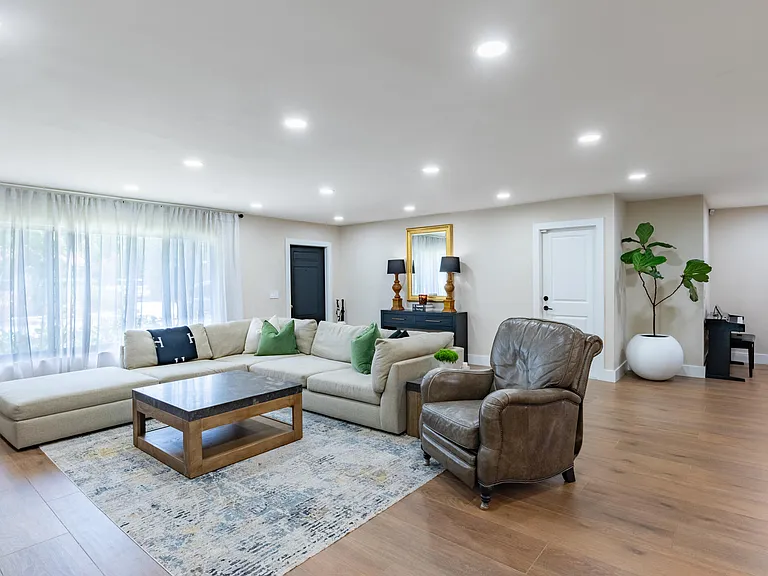 335 Franklin Rd — Photo 6