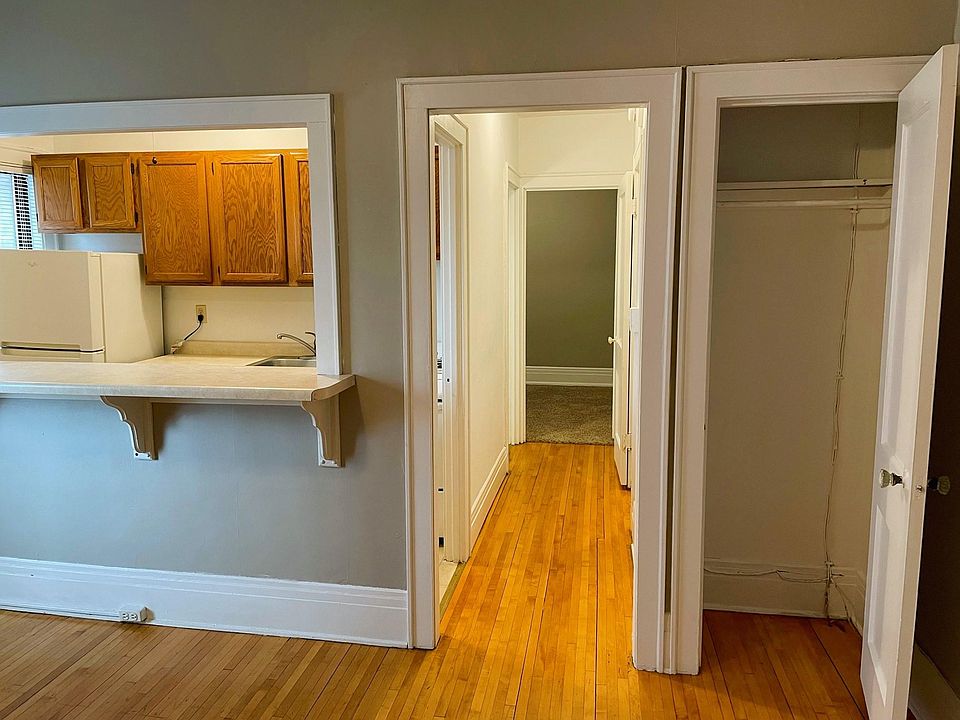 1st image of 10 19th St E #307