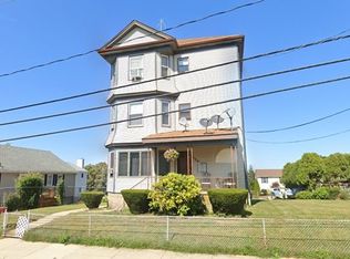 560 Mount Hope Ave, Fall River, MA 02724