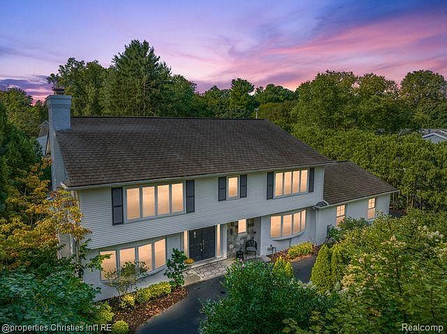 1st image of 2725 Endsleigh Dr