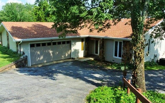 3rd image of 29 Hilltop Dr