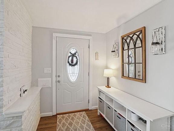3rd image of 3683 Mantell Ave
