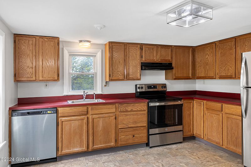 5th image of 146 Forts Ferry Road