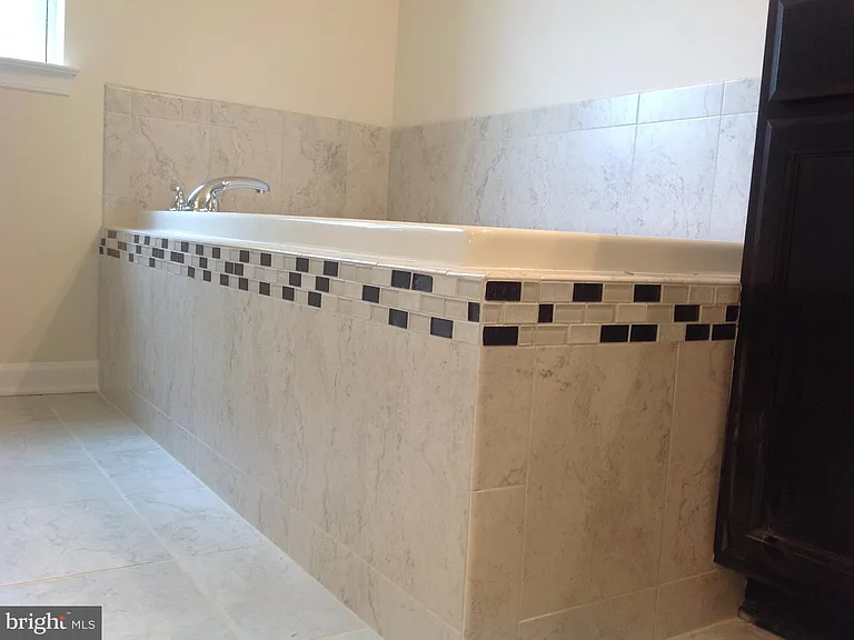 204 Upper Brook Ter — Photo 20