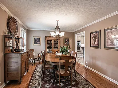 3 bed, 1992 sqft, $2,350 — Photo 3