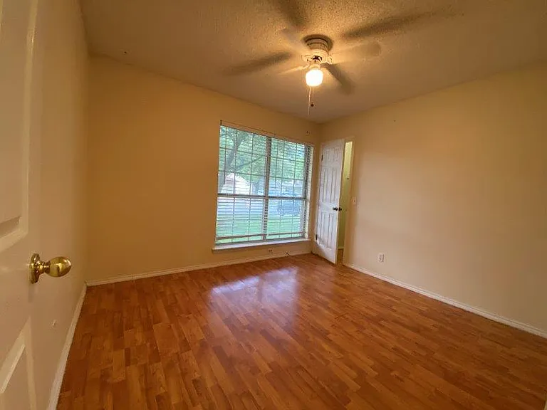 1903 Balsam Way — Photo 12