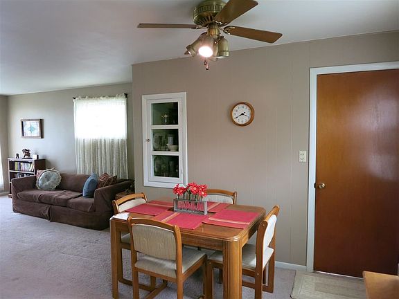 3rd image of 28 Vernon Ln