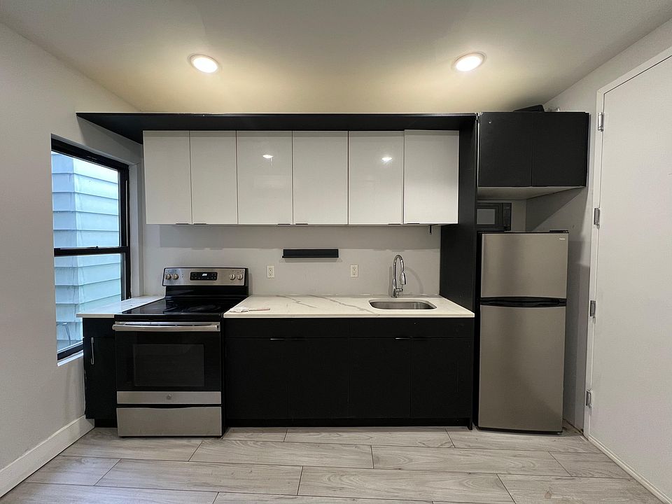 1st image of 1019 Westside Ave #22E