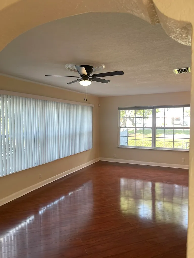 3 bed, 1521 sqft, $2,500 — Photo 3